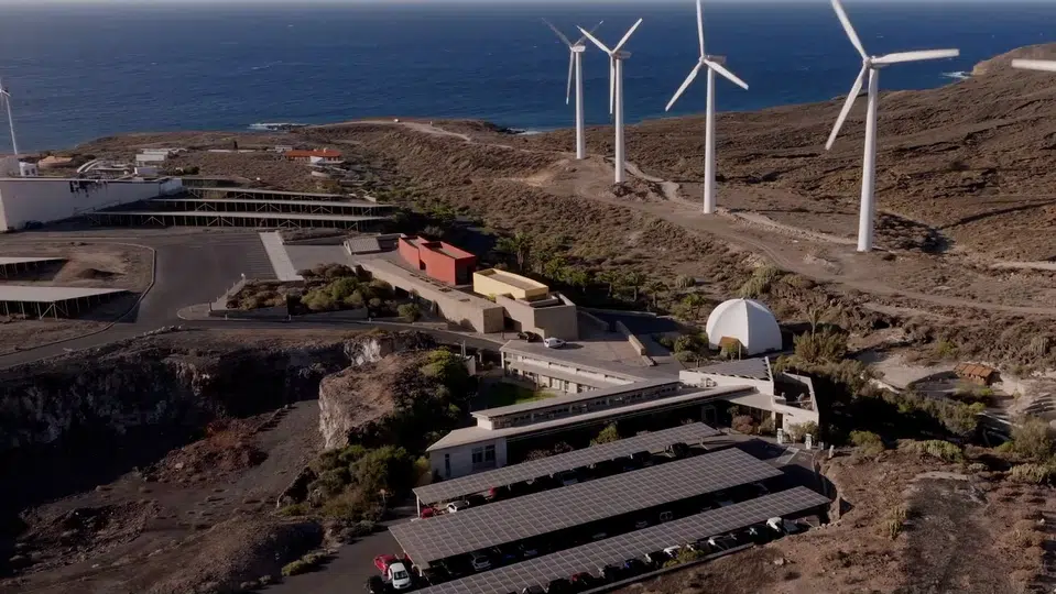 The Canary Islands aerospace hub showcases its technological potential at a new summit